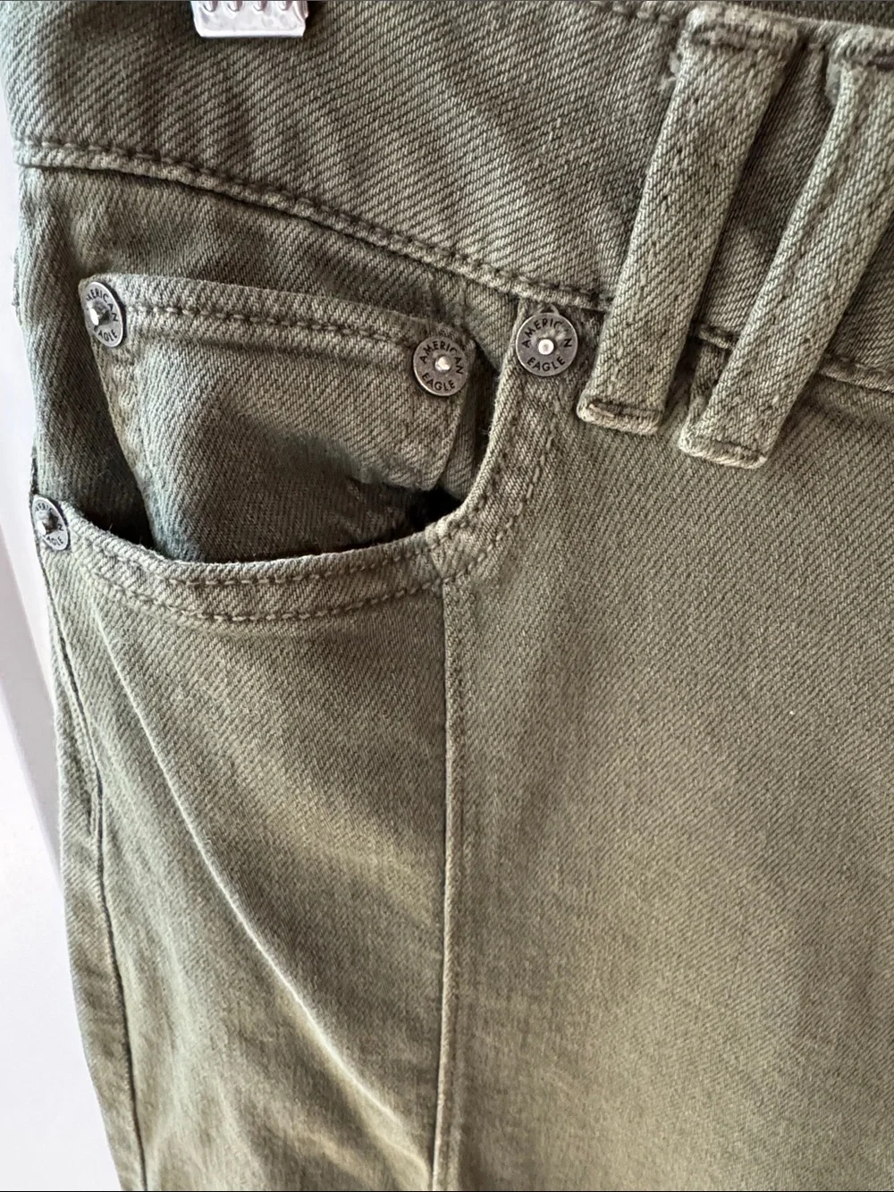 American Eagle Low Rise Baggy Wide Leg Olive Jeans 26x30